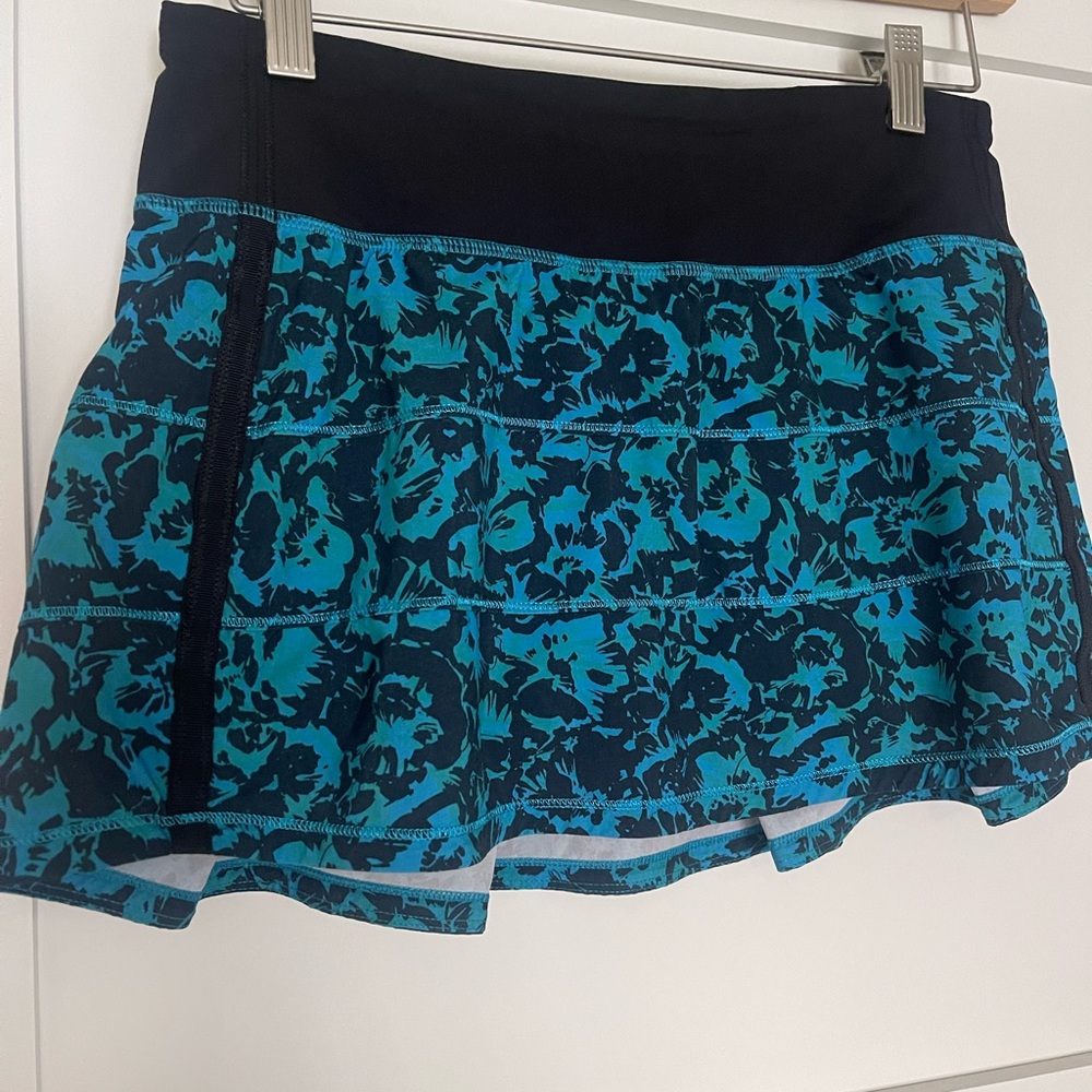 Lululemon Pace Rival Tennis skirt - Size 6 - Turquoise/bright green floral print